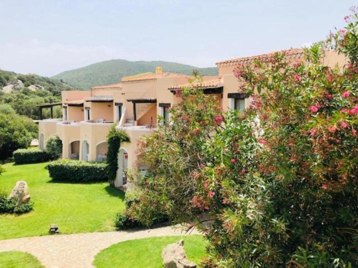 Le Corti Di Marinella Aparthotel มาริเนลลา ภายนอก รูปภาพ