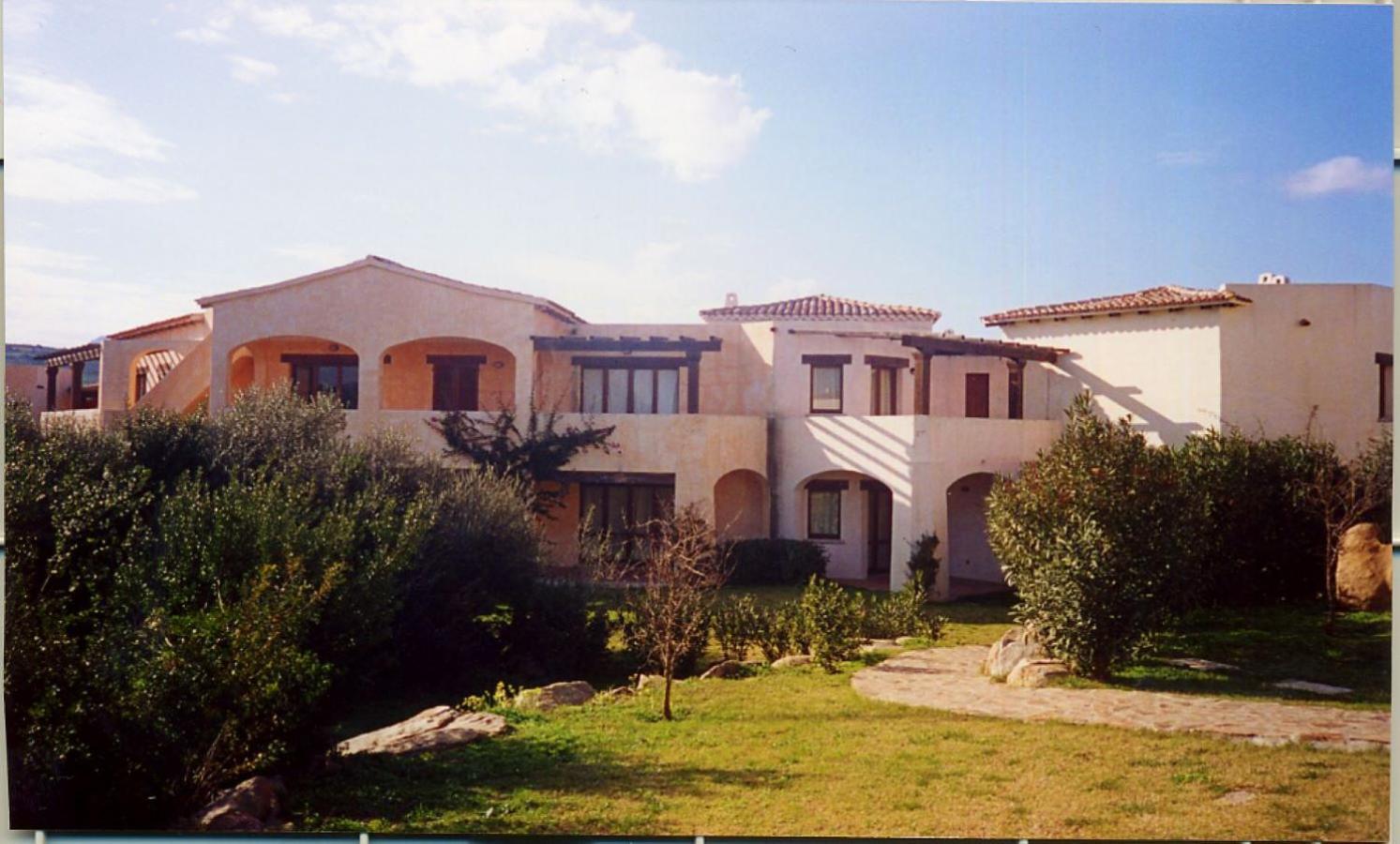 Le Corti Di Marinella Aparthotel มาริเนลลา ภายนอก รูปภาพ