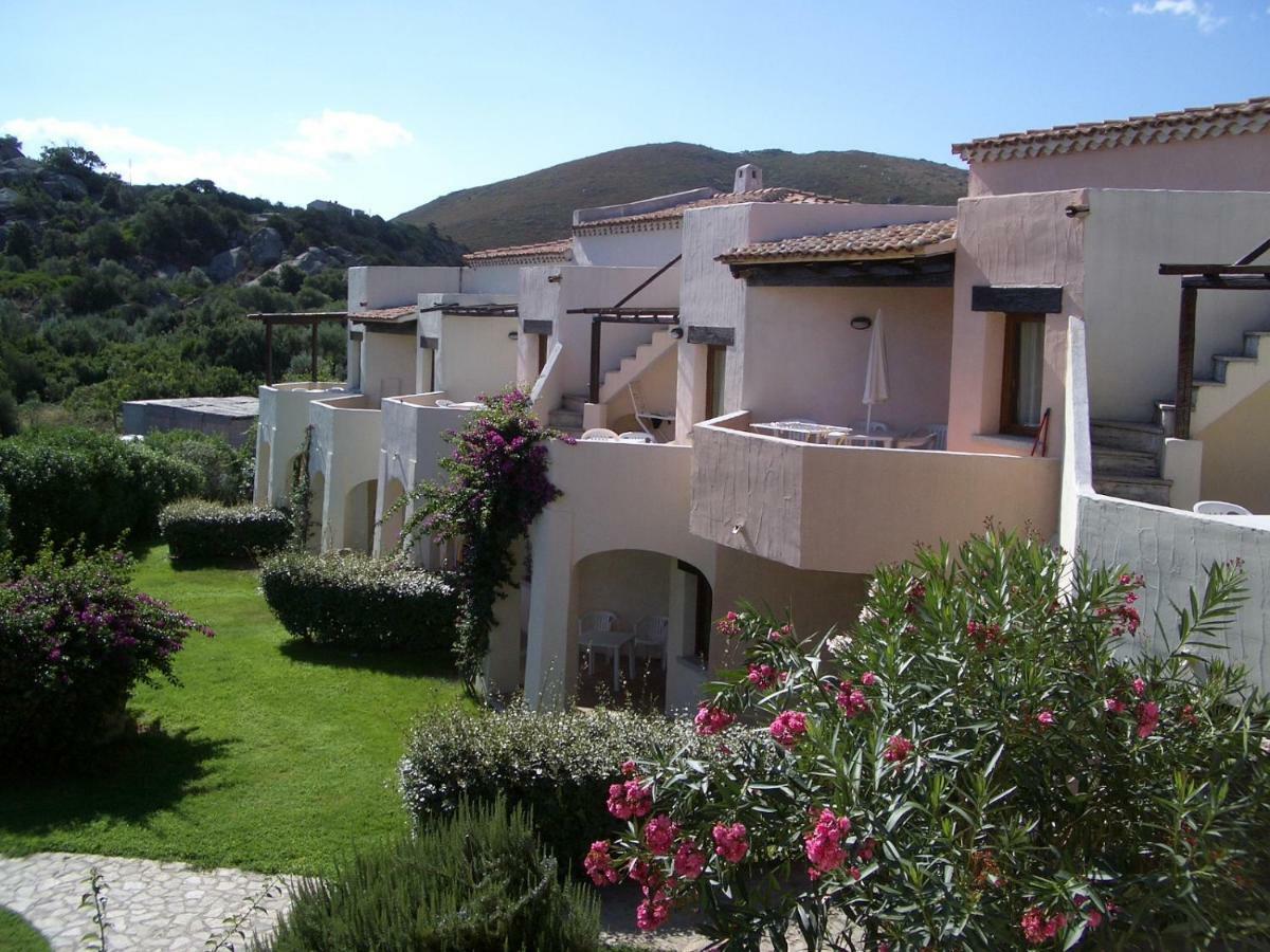 Le Corti Di Marinella Aparthotel มาริเนลลา ภายนอก รูปภาพ