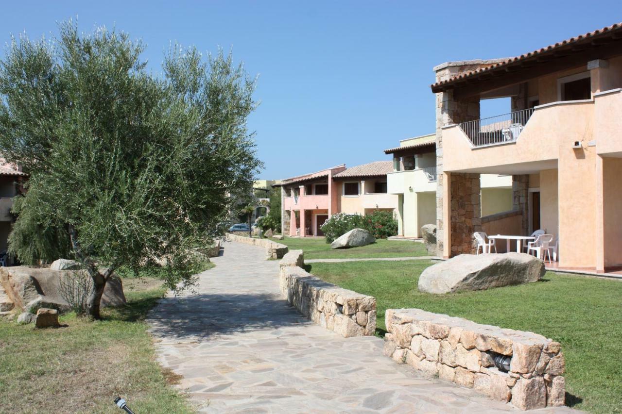 Le Corti Di Marinella Aparthotel มาริเนลลา ภายนอก รูปภาพ