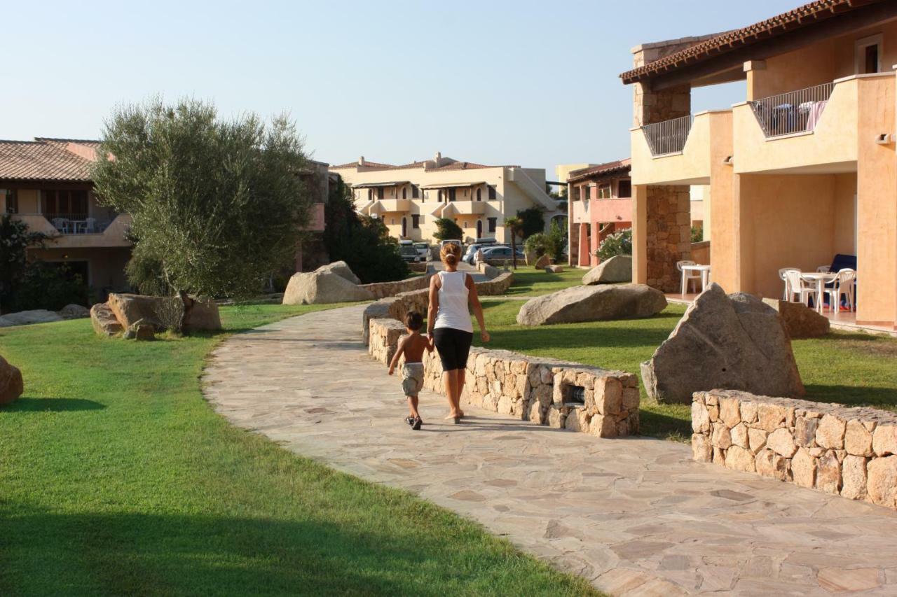 Le Corti Di Marinella Aparthotel มาริเนลลา ภายนอก รูปภาพ