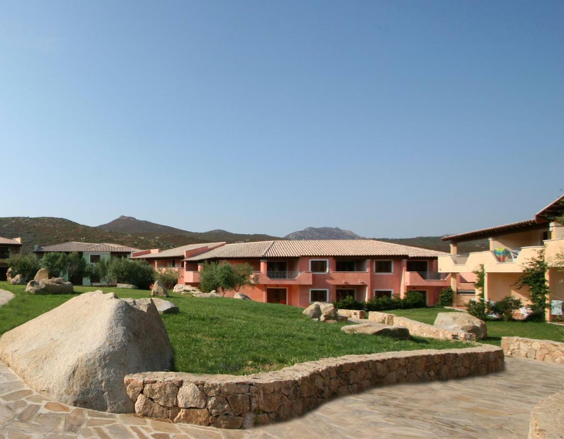 Le Corti Di Marinella Aparthotel มาริเนลลา ภายนอก รูปภาพ