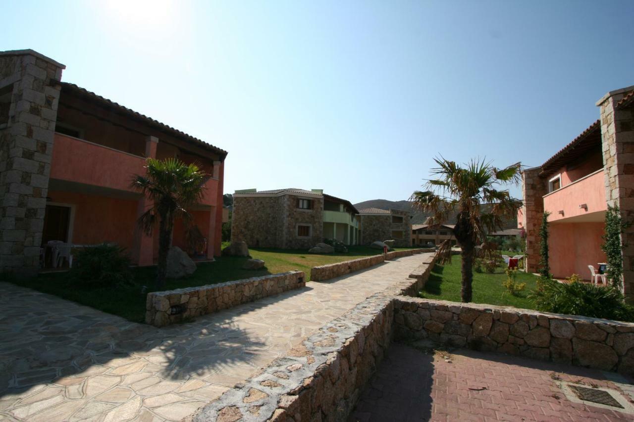 Le Corti Di Marinella Aparthotel มาริเนลลา ภายนอก รูปภาพ