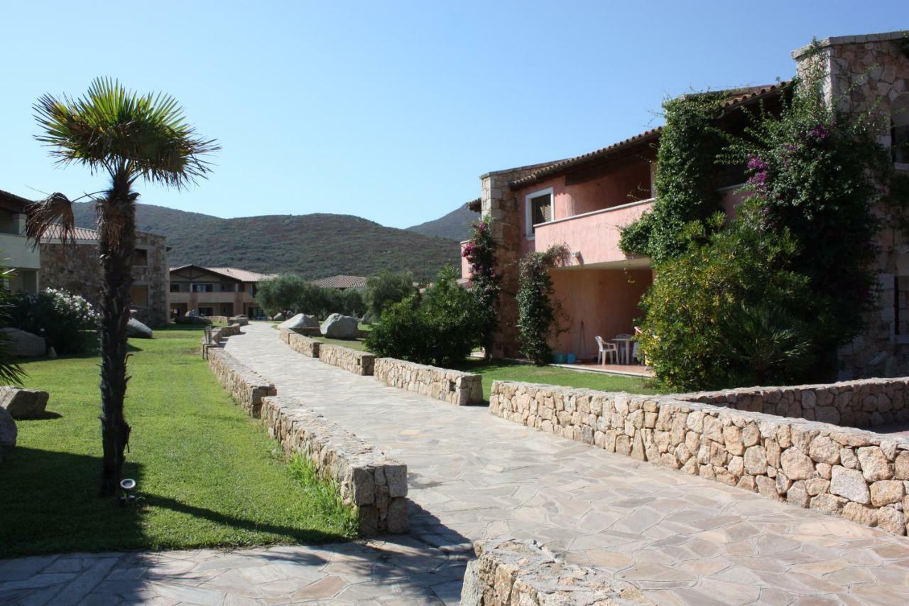 Le Corti Di Marinella Aparthotel มาริเนลลา ภายนอก รูปภาพ