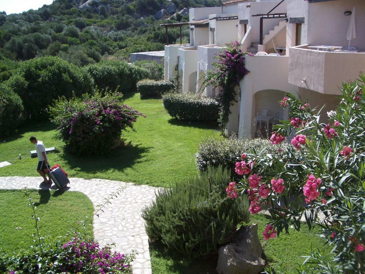 Le Corti Di Marinella Aparthotel มาริเนลลา ภายนอก รูปภาพ