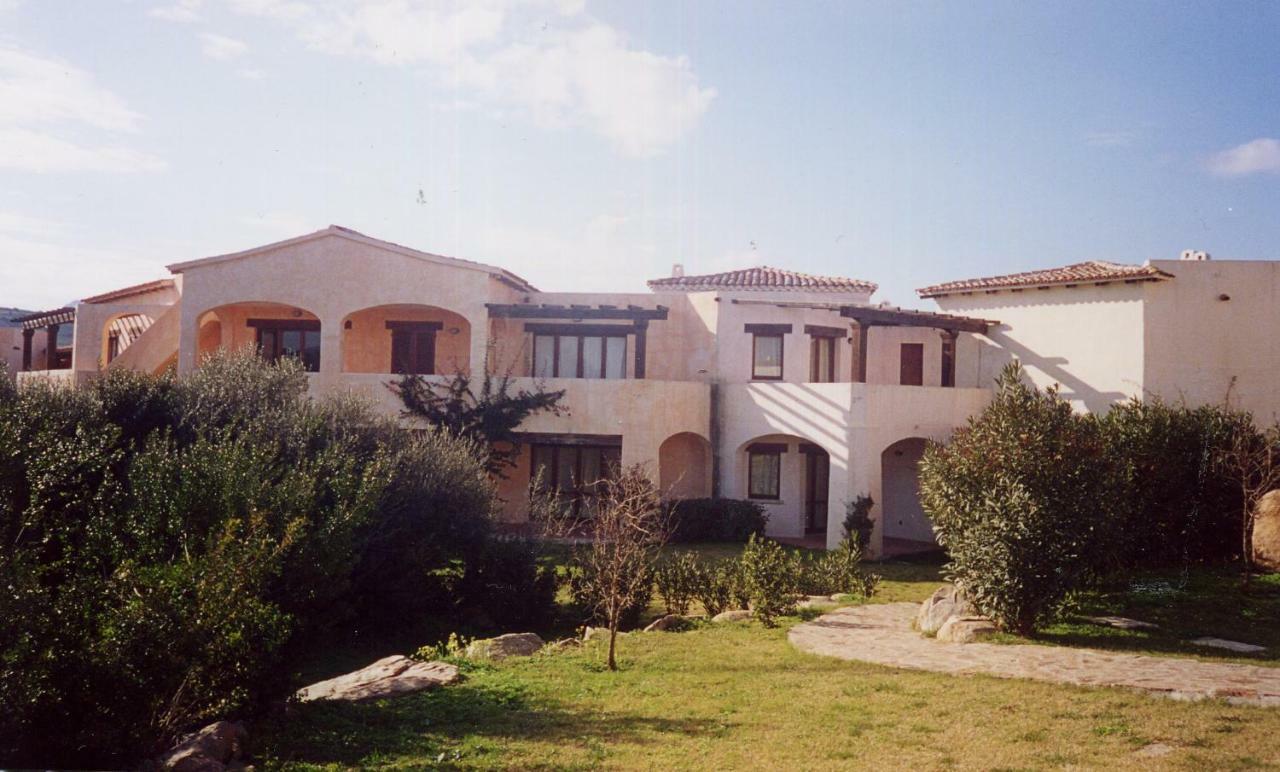 Le Corti Di Marinella Aparthotel มาริเนลลา ภายนอก รูปภาพ