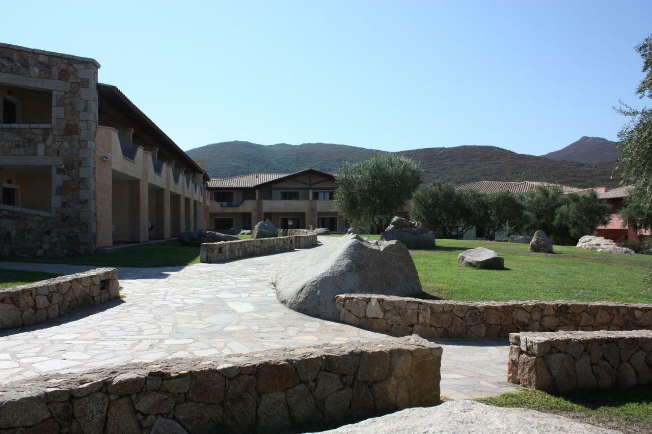 Le Corti Di Marinella Aparthotel มาริเนลลา ภายนอก รูปภาพ